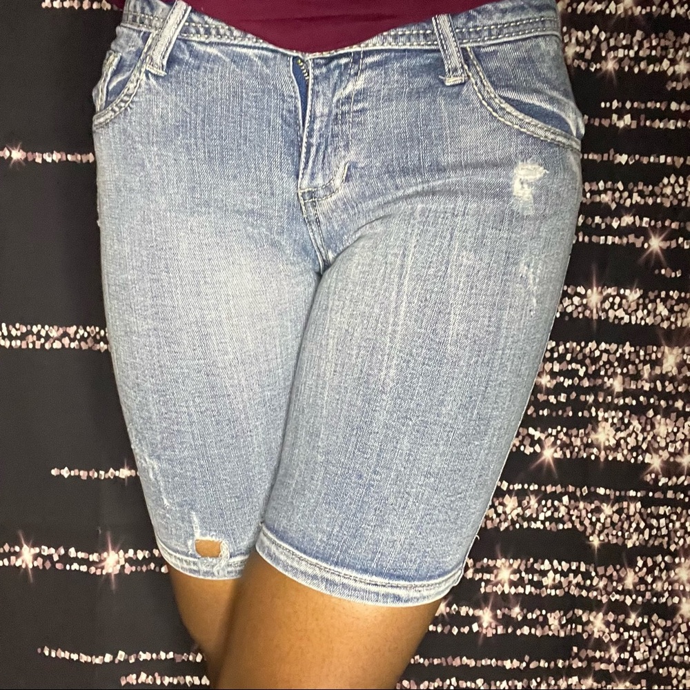 ARIZONA LIGHT BLUE DISTRESSED JEAN SHORTS